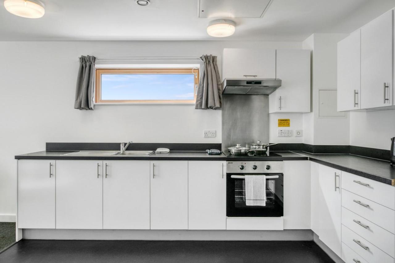 Bright & Central Room In Luton, Sleeps 2 Luton  Bagian luar foto