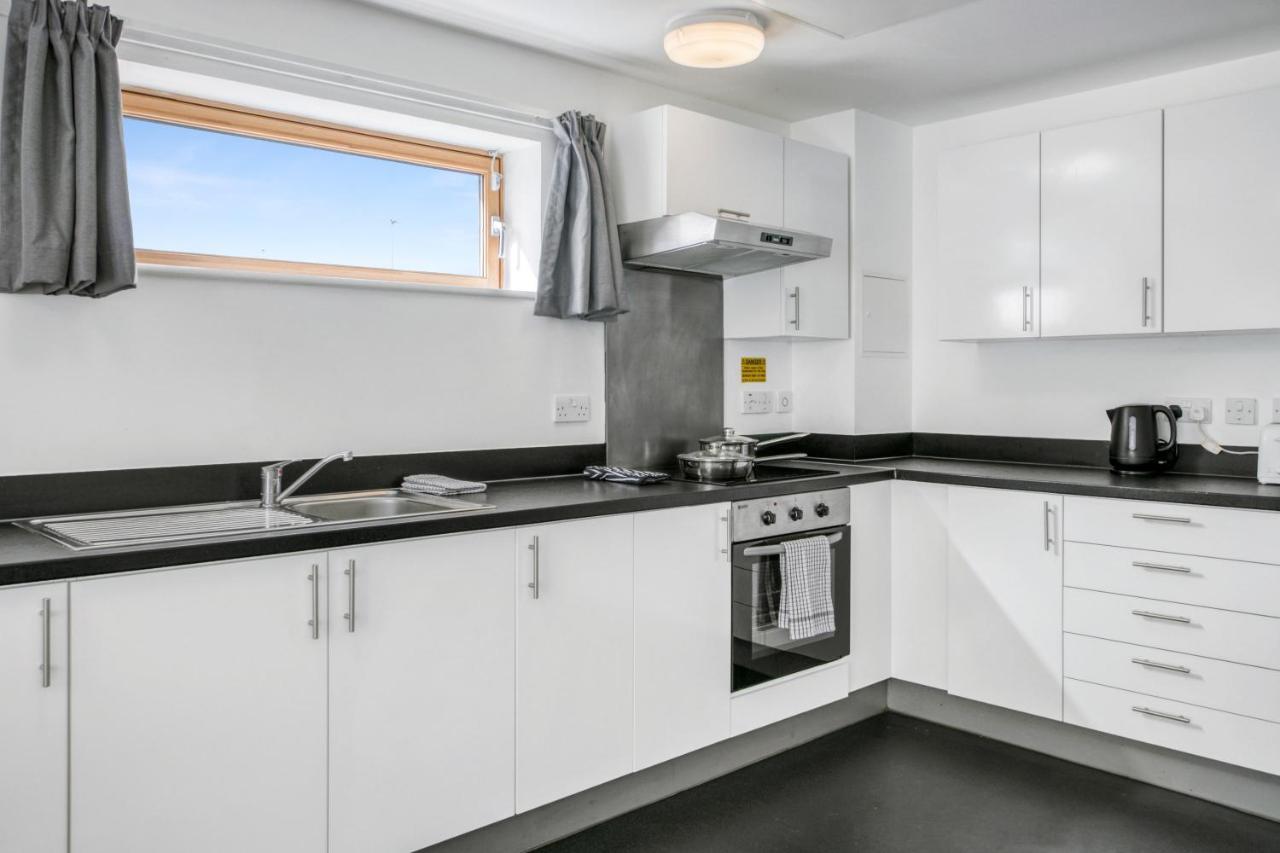 Bright & Central Room In Luton, Sleeps 2 Luton  Bagian luar foto
