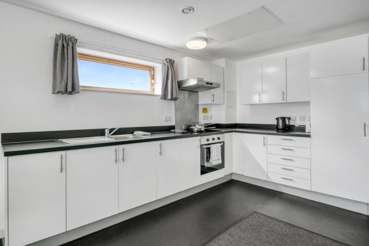 Bright & Central Room In Luton, Sleeps 2 Luton  Bagian luar foto
